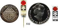M E D A I L L E N,Olympiade Sapporo 1972Zwei Silbermedaillen (34 und 40 mm) und zwei verschiedene Pins.  LOT 4 Stück.