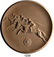 MEDAILLEN AUS PORZELLAN,Staatliche Porzellan-Manufaktur MEISSEN Leipzigo.J.(1939) braun.  Ehrenpreis des Rennclubs  225 mm.  Gipsform