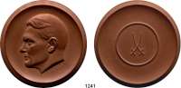 MEDAILLEN AUS PORZELLAN,Staatliche Porzellan-Manufaktur MEISSEN Meisseno.J.(1935) braun (Hinckeldey, Berlin).    Hermann Göring   Medaille II   Gipsform   76 mm.