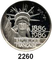 AUSLÄNDISCHE MÜNZEN,Frankreich 5. Republik seit 1958100 Francs 1986. 100 Jahre Freiheitsstatue vor dem Hafen von New York. Schön 253. KM 960. Im Originaletui mit Zertifikat.