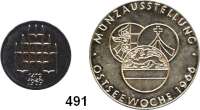 M E D A I L L E N,Städte RostockSilbermedaille 1966.  Deutscher Kulturbund - Münzausstellung Ostseewoche.  34,4 mm und Silbermedaille 1969 (925).  550 Jahre Universität Rostock.  21,9 mm.  LOT 2 Stück.