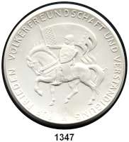 MEDAILLEN AUS PORZELLAN,Moderne Medaillen - Staatliche Porzellanmanufaktur MEISSEN SchwerinWeiße Medaille 1966 (101 mm).  Rat der Stadt.  W. 4418.  Auflage 100 Exemplare.