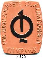MEDAILLEN AUS PORZELLAN,Moderne Medaillen - Staatliche Porzellanmanufaktur MEISSEN ErfurtBraune Plakette 1969, Qualitätszeichen bronze (140 x 112 mm).  VVB Keramik - Für ausgezeichnete Qualitätsarbeit.  W. 4213.1.3.5.