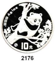 AUSLÄNDISCHE MÜNZEN,China Volksrepublik seit 194910 Yuan 1994 P (Silberunze).  Panda in einem Baum auf Aussichtsposten.  Schön 622.  KM 616  In Kapsel.  Im Originaletui mit Zertifikat.