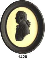 MEDAILLEN AUS PORZELLAN,Andere Hersteller Wedgwood/EnglandZweifarbige Jasperplakette.  Abbildung des Gründers Josiah Wedgwood in schwarz nach links.  Rand ocker/schwarzbraun mit gepunkteter Randfassung.  Rs.  Kennzeichnung:  WEDGWOOD.  MADE IN ENGLAND:  