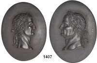 MEDAILLEN AUS PORZELLAN,Andere Hersteller Wedgwood/EnglandZwei ovale Basalt-Portraitmedaillons.  Brustbild von Vespasian nach links bzw. von Tiberius nach rechts.  Schwarz.  Je 70 x 92 mm.  Rs.  je : 