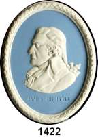 MEDAILLEN AUS PORZELLAN,Andere Hersteller Wedgwood/EnglandOvales Jasperreliefmedaillon.  James Christie.  Brustbild nach links.  Weiß auf hellblauem Fond mit weißer Lorbeerumrandung.  Rs.  WEDGWOOD MADE IN ENGLAND, 