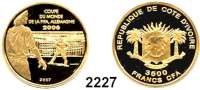 AUSLÄNDISCHE MÜNZEN,Elfenbeinküste 3500 Francs 2007 (4,55 g fein). Fußball WM 2006 - Elfmeterschießen. GOLD
