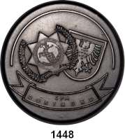 MEDAILLEN AUS PORZELLAN,Andere Hersteller Sonstige HerstellerSchwarze Kohlemedaille o.J..  Zur IPA Dortmund (International Police Association).  Sheriffstern umkränzt nach links, Adlerwappen im Schild nach rechts.  Unterlegt von Banner IPA DORTMUND. Sheriffstern trägt mittig Abbildung der Weltkugel mit Umschrift INTERNATIONAL POLICE ASSOCIATION und unten im Banner SERVO PER AMIKEGO.  Oben  abgeschlossen mit erhabenem Halbkreis.  Aufhängelochung.  94 mm.