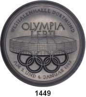 MEDAILLEN AUS PORZELLAN,Andere Hersteller Sonstige HerstellerSchwarze Kohlemedaille.  OLYMPIA LEBT.  Mittig zeigend die Dortmunder Westfalenhalle.  Unter der abgebildeten Westfalenhalle Dortmund mittig die Olympischen Ringe.  Rs.   FÜR DIE EHRENVOLLE TEILNAHME GEGEBEN VOM DEUTSCHEN SPORTBUND UND NATIONALEN OLYMPISCHEN KOMITEE FÜR DEUTSCHLAND.  90 mm.  Im Originaletui.