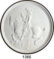 MEDAILLEN AUS PORZELLAN,Andere Hersteller ROYAL COPENHAGENEinseitige weiße Reliefplakette.  Nach links reitender Kavalier auf Lippizaner.  RS blaue und grüne Manufakturmarke, 