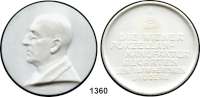 MEDAILLEN AUS PORZELLAN,Andere Hersteller Augarten/ÖsterreichWeiße Medaille o.J. (Medailleur Grienauer).  Bundespräsident Ignaz Seipel.  Brb. n. l., darunter Signatur 