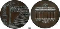 M E D A I L L E N,Städte BerlinBronzegußmedaille 1931 (Elster).  Deutsche Bauausstellung.  Für besondere Leistungen auf der Deutschen Bauausstellung.  Funkturm, Baukran und begehbare Glaskuppe (wie später beim Reichstag übernommen). / Brandenburger Tor darunter 