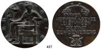 M E D A I L L E N,Personen Munk, Dr. Marie (1885 - 1978)Bronzegußmedaille o.J. (Glöckler, aus Nachlaß von Dr. Marie Munk).  Ehrenpreis der Stadt Schöneberg (vor der Eingemeindung 1922 zu Berlin).  Sitz. Stadtgöttin mit Nike. / 5 Textzeilen.  61 mm.  78,6 g.