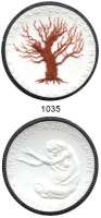 P O R Z E L L A N M Ü N Z E N,Spendenmünzen mit Talerbezeichnung BerlinHungertaler 1922 weiß, Rand schwarz und Baum rot.  Not- und Hungerjahr.