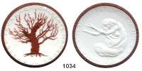 P O R Z E L L A N M Ü N Z E N,Spendenmünzen mit Talerbezeichnung BerlinHungertaler 1922 weiß, Rand und Baum rot.  Not- und Hungerjahr.