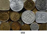 Notmünzen; Marken und Zeichen,0 L O T S     L O T S     L O T SLOT von 135 ausländischen Marken und Zeichen.  Viele verschiedene.