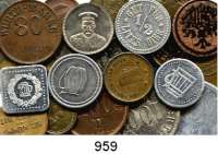 Notmünzen; Marken und Zeichen,0 L O T S     L O T S     L O T SLOT von 158 Marken und Zeichen.  Ohne Ortsangabe. Meist mit Wertangabe.