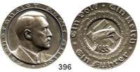 M E D A I L L E N,Personen Hitler, AdolfSilbermedaille 1933 (F. Beyer).  Auf die Ergebnisse des Jahres 1933.  Brustbild n. r. / Adlerkopf vor Hakenkreuz.  36,2 mm.  24,81 g.  Rand : PREUSS. STAATSMUENZE FEINSILBER.  C/H 47.