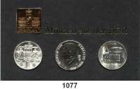 Deutsche Demokratische Republik,Thematische Sätze  750 Jahre Berlin  10 Mark Humboldt-Universität, 10 Mark Charité und 20 Mark Humboldt.  Im Münzrahmen mit Plakette Berlin 1987.  Aufschrift 