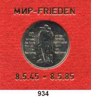 Deutsche Demokratische Republik,  10 Mark 1985.  40.Jahrestag der Befreiung vom Faschismus.  Im Münzrahmen mit goldener Aufschrift 