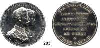 Deutsche Münzen und Medaillen,Preußen, Königreich Wilhelm II. 1888 - 1918 Silbermedaille o.J. (Weigand / Kullrich).  Offizielle Geschenkmedaille zu einem Ehejubiläum.  Brustbilder des deutschen Kaiserpaares. / 7 Textzeilen.  45 mm.  50,70 g.  Sommer W 82.