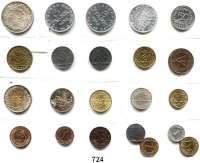 R E I C H S M Ü N Z E N,L O T S     L O T S     L O T S  Typensammlung von 22 Münzen.  Jaeger 297 bis 321.  Darunter 50 Pfennig 1919 E; 50 Rentenpfennig 1924 J; 1 Mark 1924 A; 2 Reichsmark 1926 D und 3 Reichsmark 1925 A 