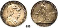 M E D A I L L E N,Personen Bismarck, Fürst Otto von Silbermedaille 1898 (Oertel, Berlin).  Zu seinem Begräbnis.  Brustbild mit Helm rechts. / Trauernde Germania am Totenbett.  Rand: BISMARCK TRAUERMÜNZE.  39 mm.  28,76 g.  Bennert 250.
