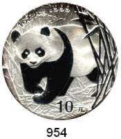 AUSLÄNDISCHE MÜNZEN,China Volksrepublik seit 1949 10 Yuan 2002 (Silberunze).  Panda in Bambuspflanzung.  Schön 1268.  KM 1365.  In Kapsel.  Verschweißt.