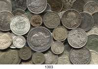 AUSLÄNDISCHE MÜNZEN,L  O  T  S     L  O  T  S     L  O  T  S  LOT von 129 ausländischen Silberkleinmünzen.  Brutto 400 Gramm.