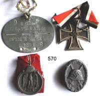 Orden, Ehrenzeichen, Militaria, Zeitgeschichte,Deutschland Drittes Reich Drei Orden und eine Erkennungsmarke.  Eisernes Kreuz II. Klasse 1939 