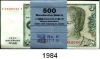 P A P I E R G E L D,BUNDESREPUBLIK DEUTSCHLAND 5 Deutsche Mark 2.1.1980. Bündel zu 100 Scheinen von KN B 9620001 V bis B 9620100 V. Darunter drei Ersatznoten Y 1283822 A bis Y 1283824 A.