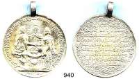 M E D A I L L E N,Religion; Liebe und Ehe  Silbergußmedaille o.J. (Nachguß nach Christian Wermuth).  Ehemedaille.  Ein von Christus getrautes Brautpaar. / 9 Textzeilen.  44 mm.  24,55 g.  Vgl. Slg. Goppel 1039.  Mit alter Öse.