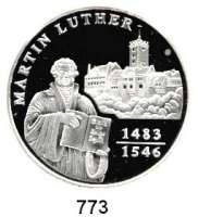 M E D A I L L E N,Personen Luther, Martin Feinsilbermedaille 1994.  Steh. Luther mit Bibel, dahinter die Wartburg in Eisenach.  40 mm.  20,05 g.