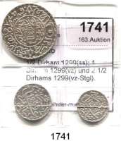 AUSLÄNDISCHE MÜNZEN,Marokko Mulai al-Hasan 1290-1311 H (1873-1894) 1/2 Dirham 1299(ss); 1 Dirham 1299(vz) und 2 1/2 Dirhams 1299(vz-Stgl).  Kahnt/Schön 33 bis 35.  Y. 4 bis 6.  LOT 3 Stück.