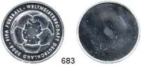 B U N D E S R E P U B L I K,Fehlprägungen und Verprägungen  10 Euro 2003.  Fußball Weltmeisterschaft in Deutschland.  Jaeger 499.  Aluminiumabschlag der Vorderseite.  Rand glatt.  3,54 mm stark.  6,39 Gramm.