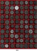 Notmünzen; Marken und Zeichen,0 L O T S     L O T S     L O T S LOT von 588 verschiedenen deutschen Notmünzen (meist Städtenotgeld).  Von Aachen bis Zwiesel.  Auf 8 Tabletts.