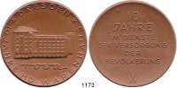 MEDAILLEN AUS PORZELLAN,Staatliche Porzellan-Manufaktur MEISSEN Dresden o.J.(1961) braun.  10 Jahre HO - Warenhaus.