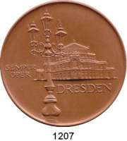 MEDAILLEN AUS PORZELLAN,Staatliche Porzellan-Manufaktur MEISSEN Dresden 1987 braun (102 mm).  GERMED Export-Import.  Semperoper.