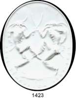 MEDAILLEN AUS PORZELLAN,Staatliche Porzellan-Manufaktur MEISSEN Meissen 1995 weiß, glasiert (136 x 110 mm).  50. Todestag von Paul Scheurich.  Zwei Schwerttänzer.