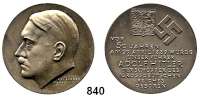 M E D A I L L E N,Personen Hitler, Adolf Silbermedaille 1939 (F. Krischker ) auf seinen 50. Geburtstag. Kopf links. / Wappen von Braunau, Hakenkreuz und Schrift. Rand: C 835 PR. MÜNZE BERLIN. 36 mm. 24,26 g. Colbert-Hyder C-117.
