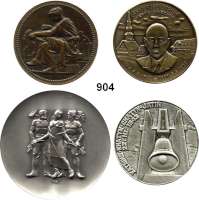 M E D A I L L E N,L O T S L O T S L O T S LOT. von 23 Großmedaillen. 57 bis 100 mm Ø. Darunter Karl Hartmann; Ernst Rübenstrunk; Alt-Berlin, Jungfernbrücke/Brandenburger Tor (von Hans Füssel); 5x Pfälzische Wirtschaft.