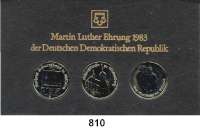 Deutsche Demokratische Republik,Thematische Sätze  Martin-Luther-Ehrung der DDR.  5 Mark 1983  Wartburg , Luthers Geburtshaus in Eisleben, Schloßkirche in Wittenberg.  Im Münzrahmen mit Aufschrift 