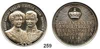 Deutsche Münzen und Medaillen,Braunschweig - Wolfenbüttel Ernst August 1913 - 1918 Silbermedaille 1913 (Oertel).  Auf seinen Regierungsantritt.  Sein Brustbild und das seiner Gemahlin Viktoria Luise von Preußen von vorn. / Strahlende Herzogskrone und 5 Textzeilen.  39,5 mm.  22,48 g.  Brockmann 582.