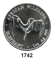 AUSLÄNDISCHE MÜNZEN,Sambia  5000 Kwacha 2002. (Silberunze).  Elefantenkuh mit Kalb.  Schön 144.