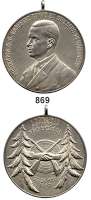M E D A I L L E N,Schützen Halberstadt Silbermedaille 1927. 1. Harz-Gau Schießen. Brustbild des Erbprinzen Botho zu Stolberg-Wernigerode nach links. / Vor Schießscheibe zwei gekreuzte Gewehre und zwei aus Tannen kommende Arme. Randpunze 900. 40,4 mm. 25,31 g.