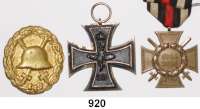 Orden, Ehrenzeichen, Militaria, Zeitgeschichte,Deutschland Deutsches Reich Eisernes Kreuz II. Klasse 1914 (Kern gebrochen); Kriegsteilnehmerkreuz 1914/18 und Verwundetenabzeichen in Gold (Buntmetall, vergoldet). LOT. 3 Stück