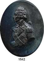 MEDAILLEN AUS PORZELLAN,Andere Hersteller Wedgwood/England Einseitige schwarze Medaille o.J.  Lord Nelson.  93 x 74 mm.