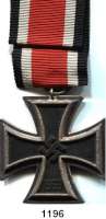 Orden, Ehrenzeichen, Militaria, Zeitgeschichte,Deutschland Drittes Reich Eisernes Kreuz II. Klasse mit Originalband.  In der Ringöse Herstellermarkierung 
