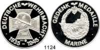 M E D A I L L E N,Weltkrieg  Feinsilbermedaille o.J.  Deutsche Wehrmacht 1935-1945.  Gedenkmedaille 